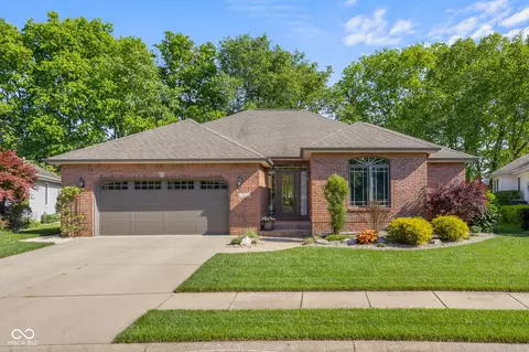 3781 S Station Dr, Columbus, IN 47203