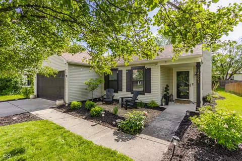 14291 Holly Berry Cir, Fishers, IN 46038