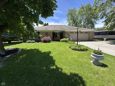 9521 Gemini Dr, Indianapolis, IN 46229