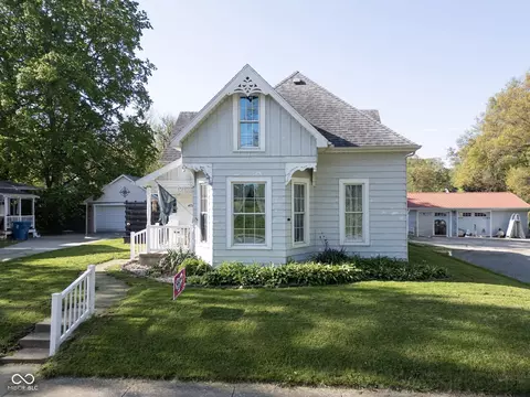 47 Center St, Williamsport, IN 47993