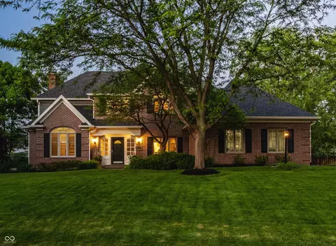 2055 Mulsanne Dr, Zionsville, IN 46077