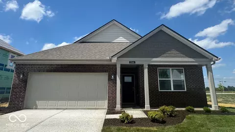 1266 Foxtail Ln, Greenwood, IN 46143