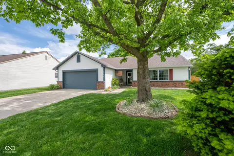 1084 Lake Dr W, Brownsburg, IN 46112