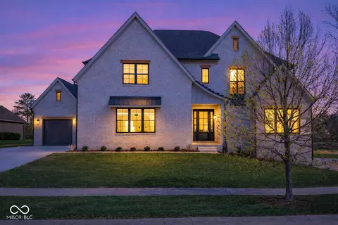 1713 Deer Creek Way, Columbus, IN 47201