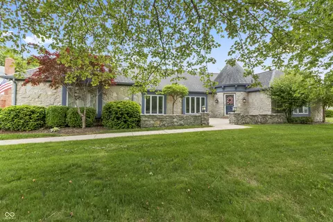 8029 Castle Lake Rd, Indianapolis, IN 46256