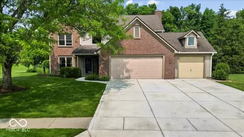 14814 Beacon Blvd, Carmel, IN 46032