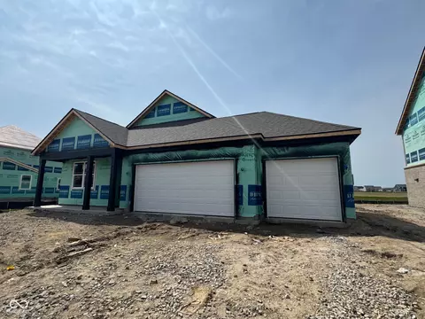 1351 Foxtail Ln, Greenwood, IN 46143