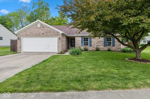560 Old Farm Rd, Danville, IN 46122