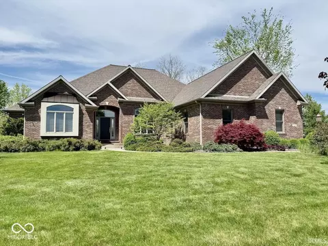 5200 W Shoreline Ter, Muncie, IN 47304