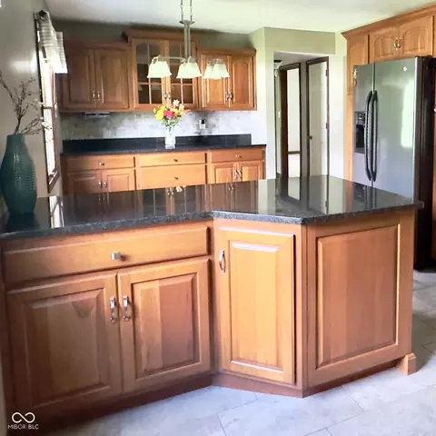 Kitchen - 3559 S County Road 475 E, Plainfield, IN 46168 photo 6 of 9