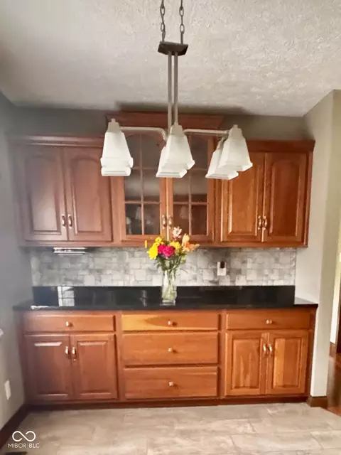 Kitchen - 3559 S County Road 475 E, Plainfield, IN 46168 photo 8 of 9