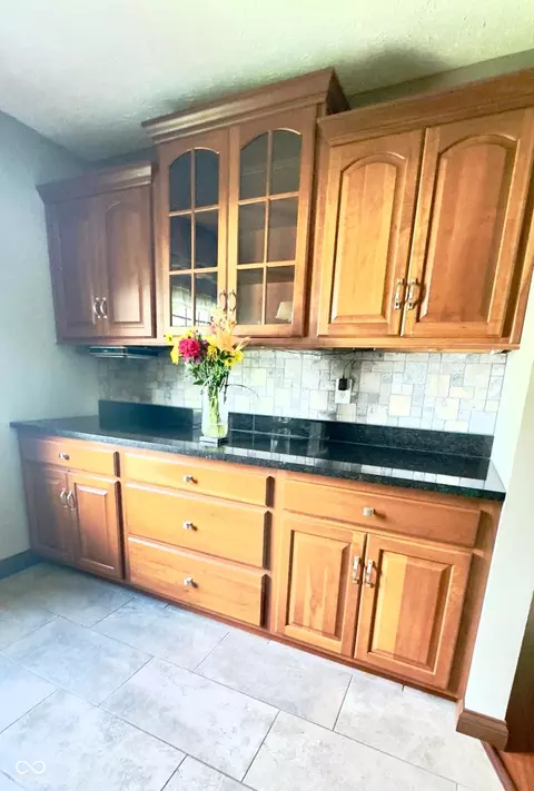 Kitchen - 3559 S County Road 475 E, Plainfield, IN 46168 photo 9 of 9