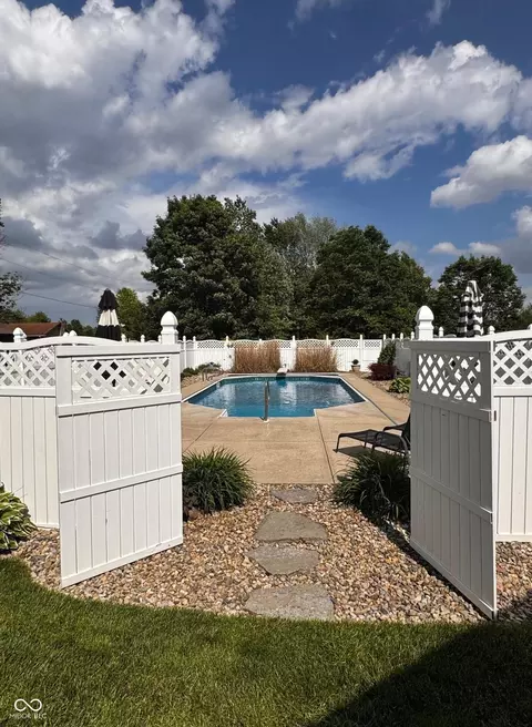 Exterior - 3559 S County Road 475 E, Plainfield, IN 46168 photo 8 of 23