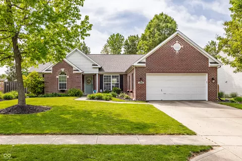 11419 Niagara Dr, Fishers, IN 46037
