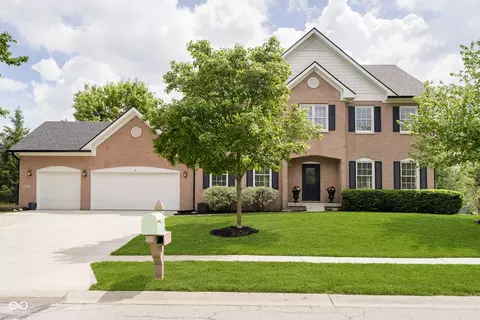 10144 Water Crest Dr, Fishers, IN 46038