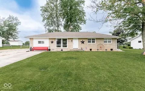 1713 Murray Hill Dr, Seymour, IN 47274