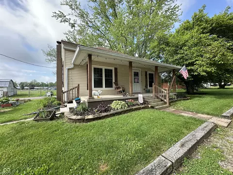 202 W Vine St, Bainbridge, IN 46105