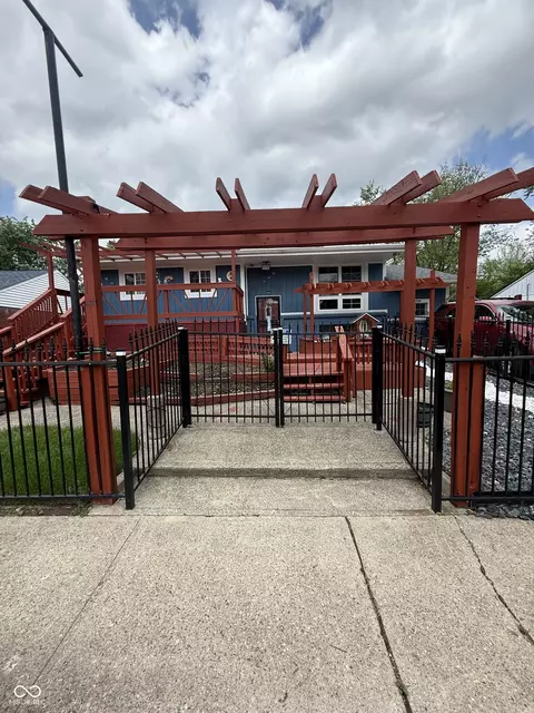 6126 Regina Cir, Indianapolis, IN 46224