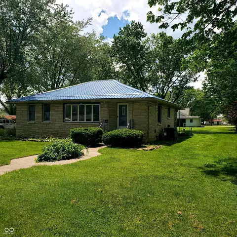 6906 N Poplar St, Freetown, IN 47235