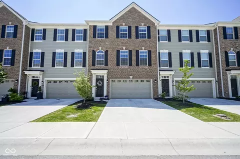 6871 Adalene Ln, Carmel, IN 46033