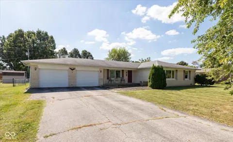 5585 Gallagher Dr, Greenwood, IN 46142