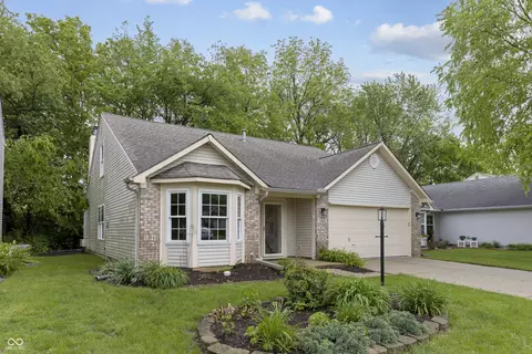5988 White Birch Dr, Fishers, IN 46038