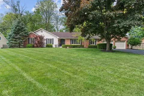 9885 Oakleaf Way, Mccordsville, IN 46055