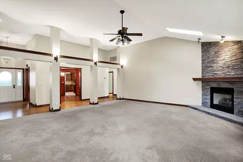 Living - 6190 S 425 W, Pendleton, IN 46064 photo 3 of 4