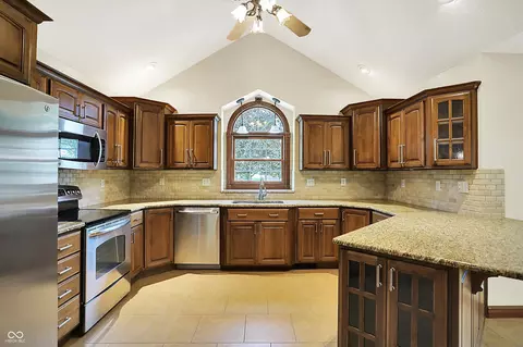 Kitchen - 6190 S 425 W, Pendleton, IN 46064 photo 1 of 5