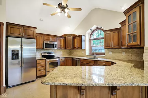 Kitchen - 6190 S 425 W, Pendleton, IN 46064 photo 4 of 5