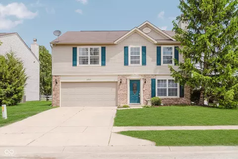 6703 Wimbledon Dr, Zionsville, IN 46077
