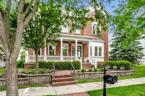 2037 Stanhope St, Carmel, IN 46032