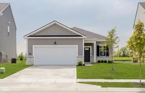 3936 Sterling Dr, Whitestown, IN 46075