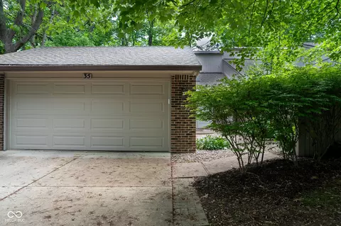 35 Osage Ct, Columbus, IN 47201