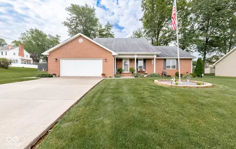 8863 Rainier Rd, Seymour, IN 47274
