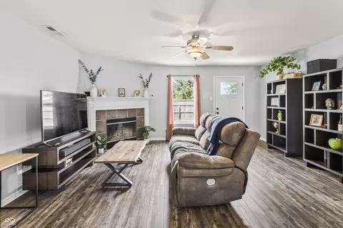 Living - 9560 W Campfire Dr, Pendleton, IN 46064 photo 1 of 4