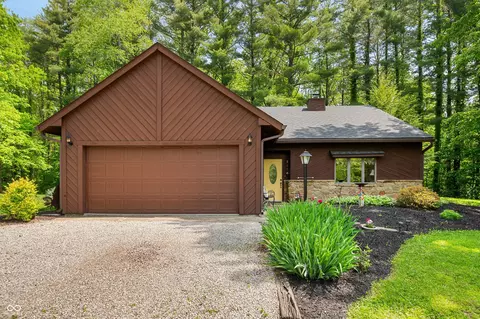 255 Lynn Rd, Nashville, IN 47448