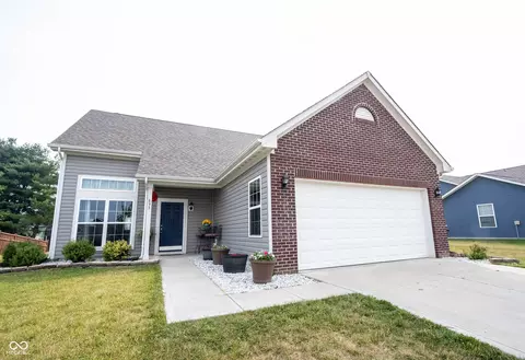 895 Geronimo Dr, Greenfield, IN 46140
