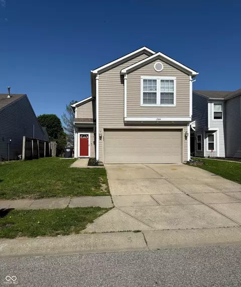 1304 Crescent Dr, Greenwood, IN 46143