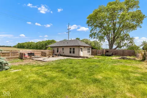 Exterior - 1237 W State Rd 38, Pendleton, IN 46064 photo 4 of 5