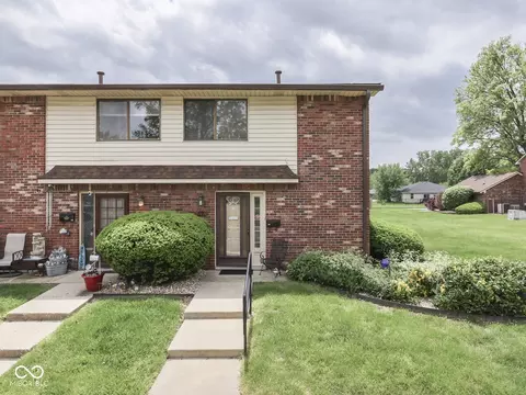 57 Trails End St, Greenwood, IN 46142