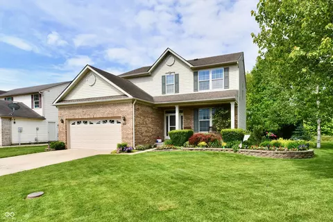 938 Weeping Way Ln, Avon, IN 46123