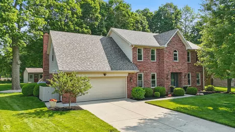 10418 Forest Creek Dr, Indianapolis, IN 46239