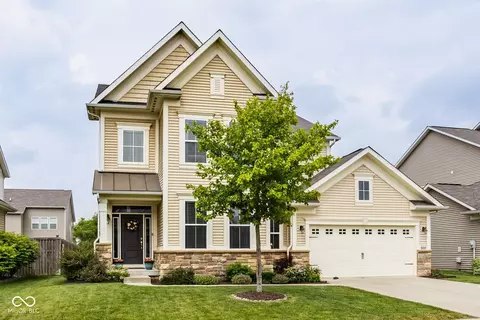 7824 Hedgehop Dr, Zionsville, IN 46077
