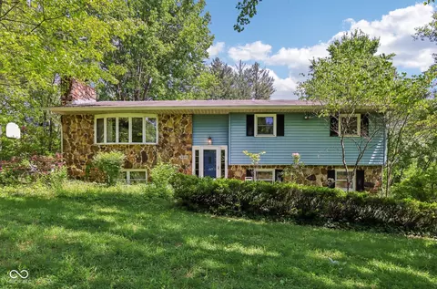 9240 E Woodview Dr, Bloomington, IN 47401