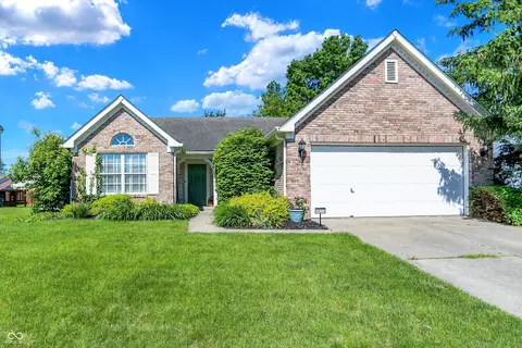 4824 Eagles Watch Ln, Indianapolis, IN 46254