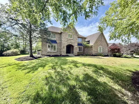 897 Copperwood Dr, Carmel, IN 46033