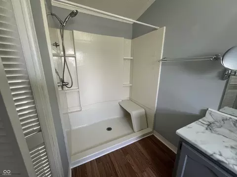 Bath - 3161 Compass Dr, Franklin, IN 46131 photo 2 of 2