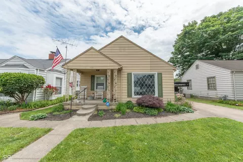 1913 Pennsylvania St, Columbus, IN 47201