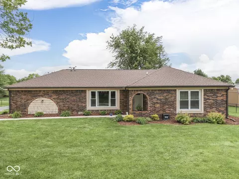 2010 Alexandria Dr, Greenfield, IN 46140